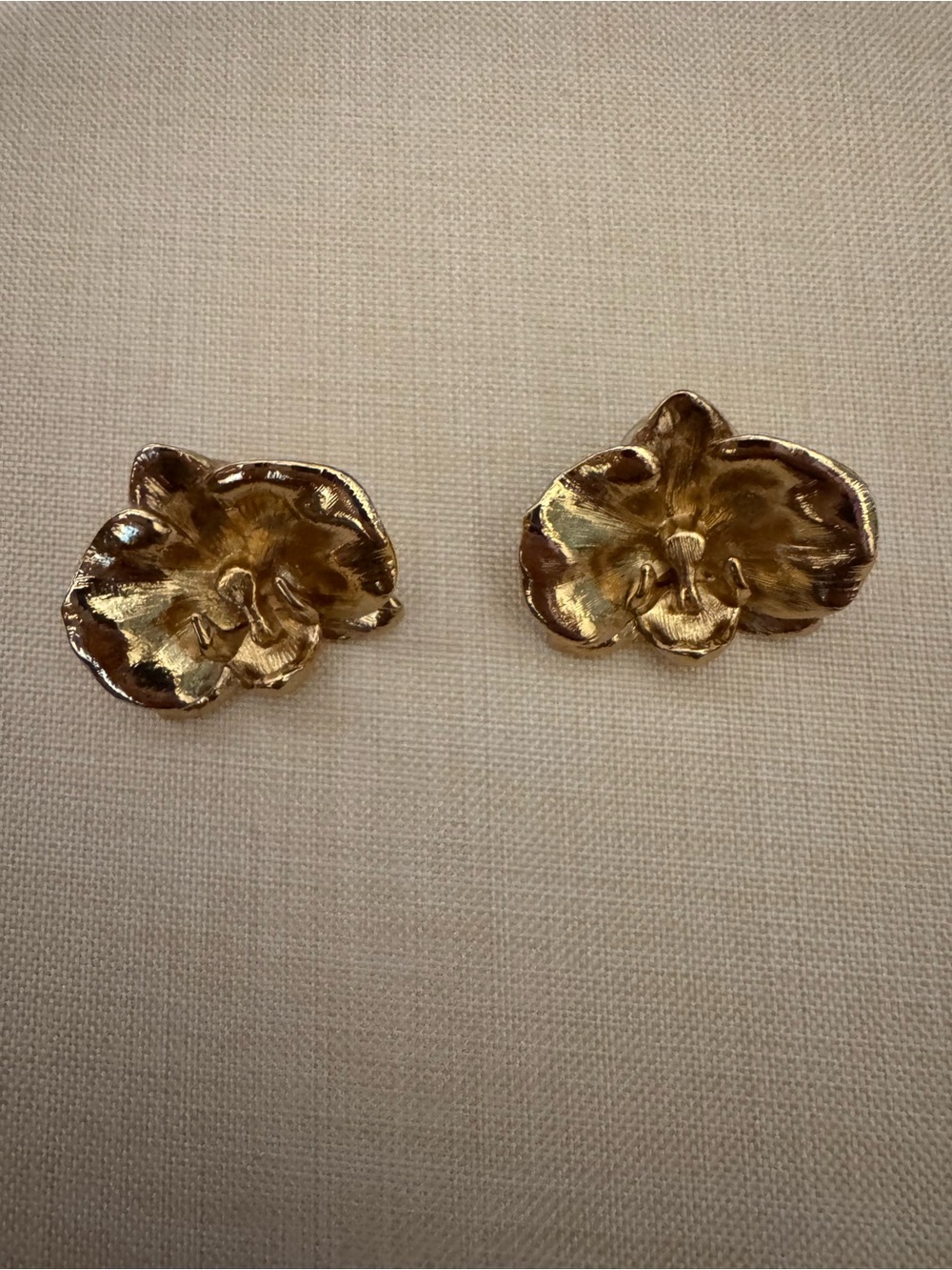 Madewell Gold Floral Petal Stud Earrings